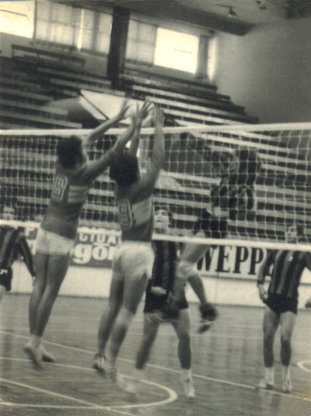 Descripci�n: C:\Users\AULA2\Desktop\antalumnos\voleibol\Imagenes\1-Div-Chapina-1974_75.jpg
