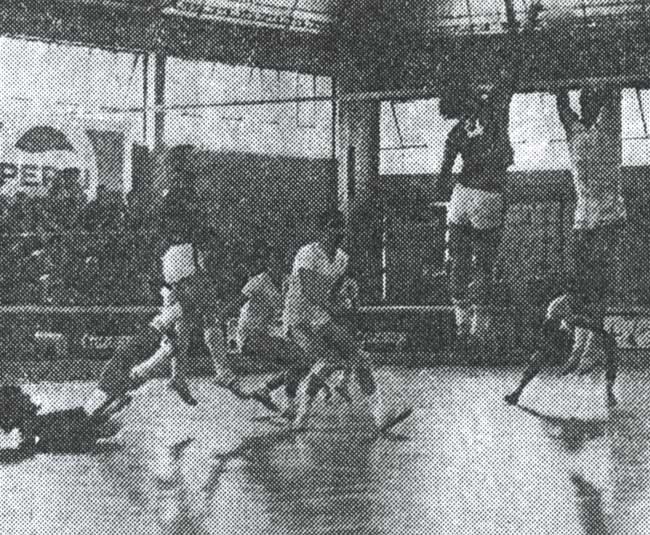 Descripci�n: C:\Users\AULA2\Desktop\antalumnos\voleibol\Imagenes\1-Division-Chapina-Real-Madrid-1973-74.jpg