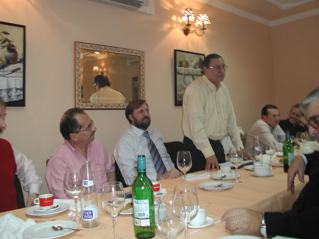 Descripci�n: C:\Users\AULA2\Desktop\antalumnos\voleibol\Imagenes\7-02-2004-Homenaje-Luciniano-R-S.jpg