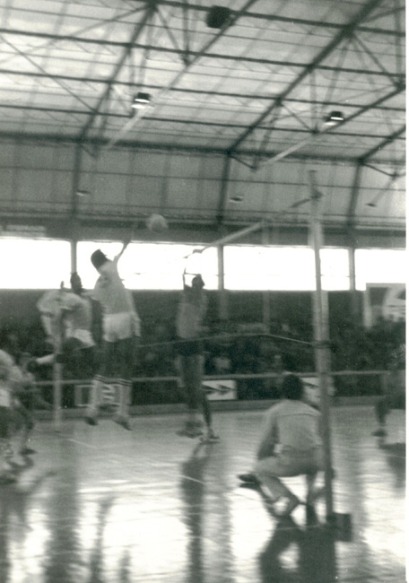 Descripci�n: C:\Users\AULA2\Desktop\antalumnos\voleibol\Imagenes\Calasancio-Sevilla-C-F-1973-74-Chapina.jpg