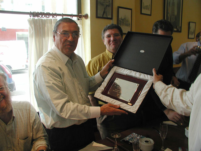 Descripci�n: C:\Users\AULA2\Desktop\antalumnos\voleibol\Imagenes\Luciniano-Placa-6-03-2004.jpg