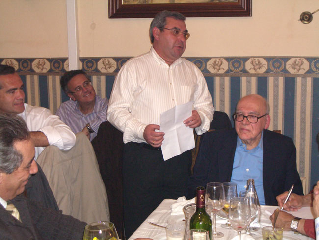 Descripci�n: C:\Users\AULA2\Desktop\antalumnos\voleibol\Imagenes\Paco-Fraile-12-03-2005.jpg