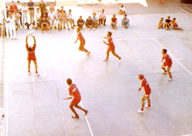 Descripci�n: C:\Users\AULA2\Desktop\antalumnos\voleibol\Imagenes\final-oje-1970-sev-foto-1.jpg